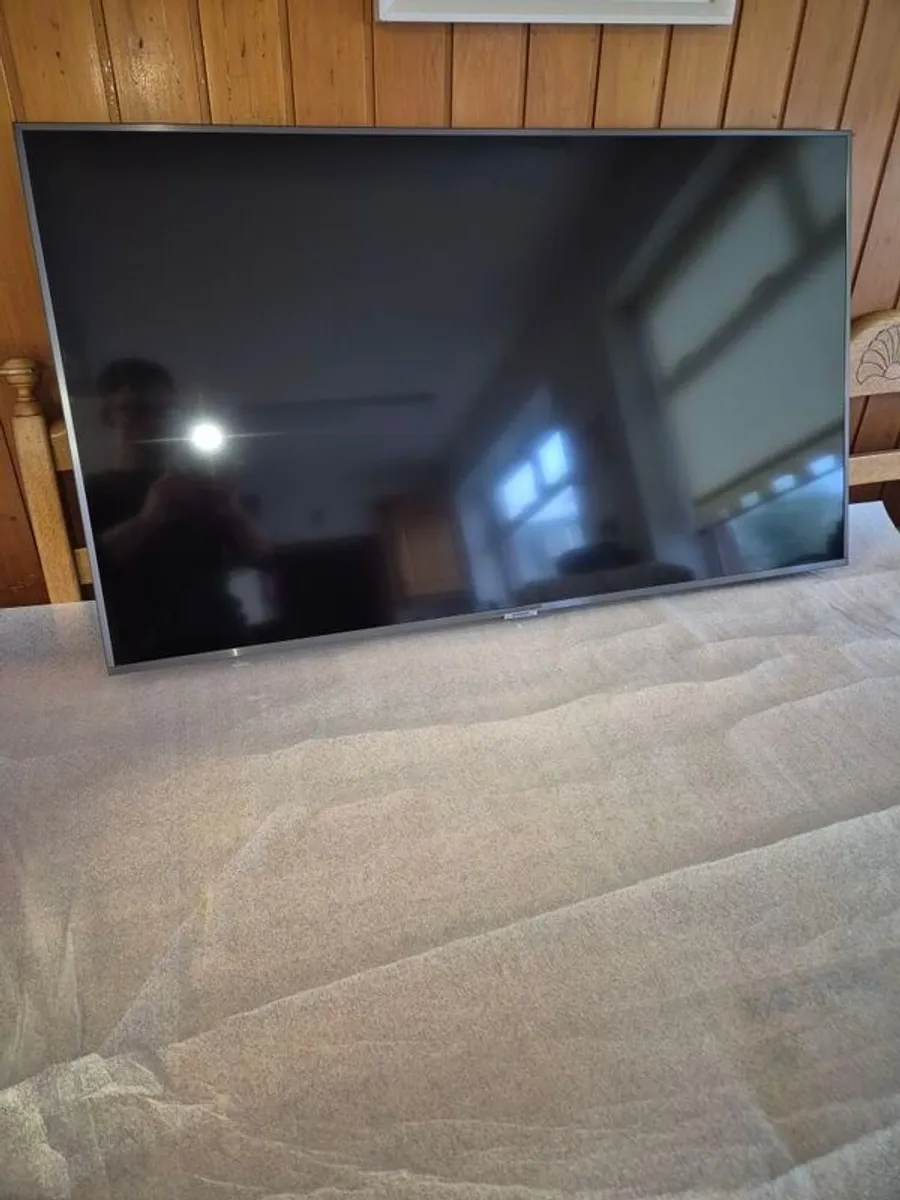 Samsung 43 inch 4k TV - Image 2