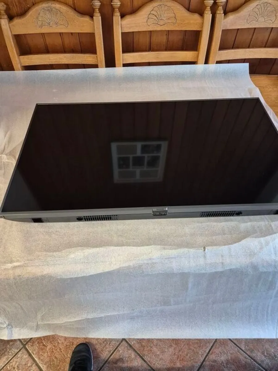 Samsung 43 inch 4k TV - Image 3