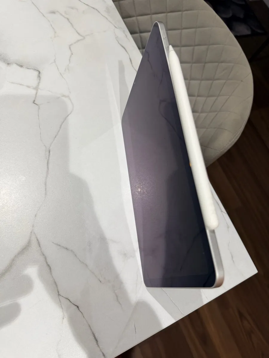 iPad Air (4th generation) and the Apple Pencil Pro - Image 3