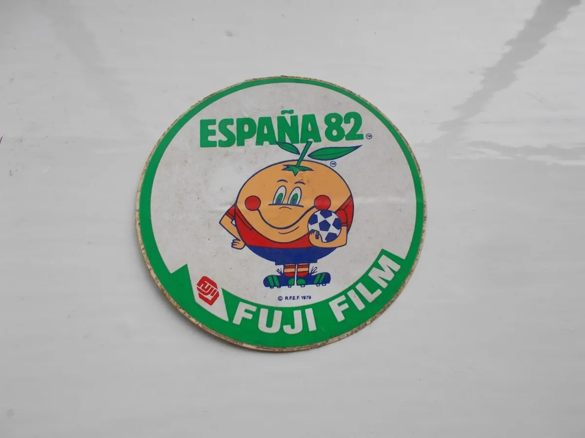 1982 World Cup Badges - Image 3