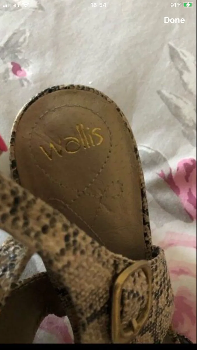 Ladies new Wallis shoes size 6 €20 - Image 3