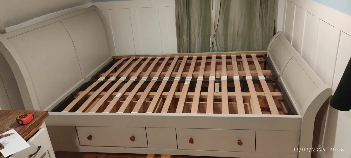 King size 5 foot sleigh bed - Image 1