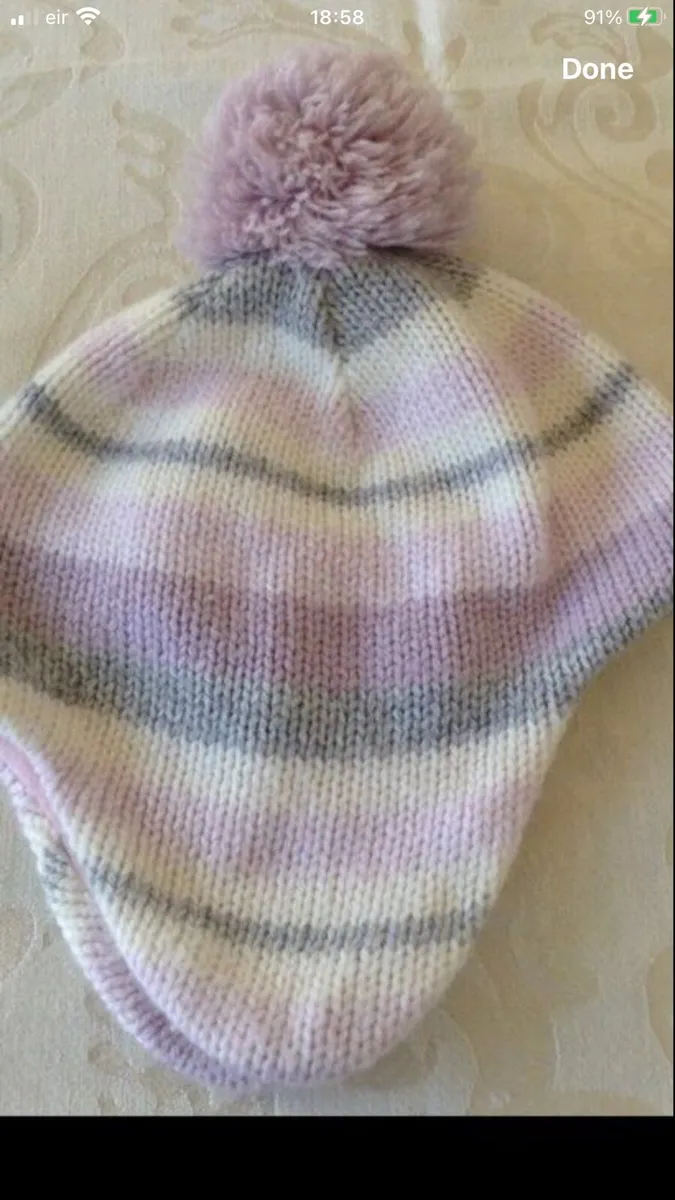 Girls hat 6/12 mths €1 - Image 1