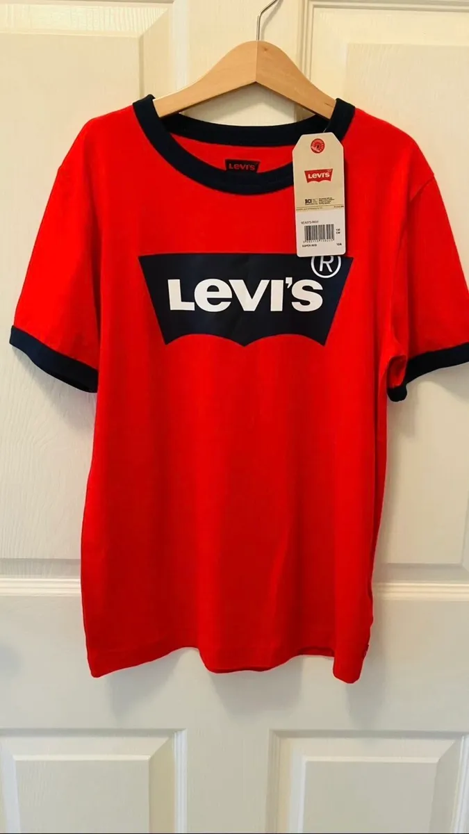 New Red Levi’s tshirt age 10-12 years - Image 1