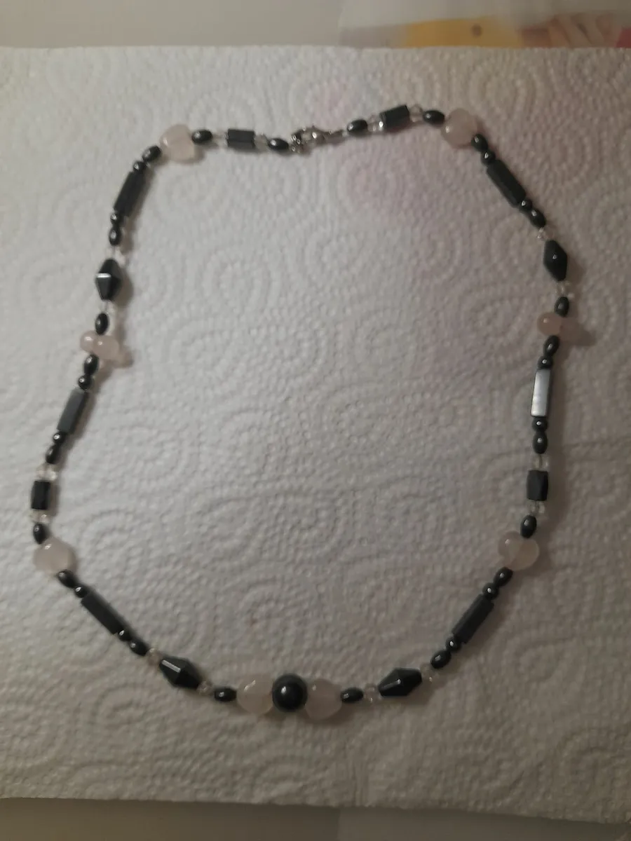 Necklace with magnetic hematite and rose quartz - Image 1
