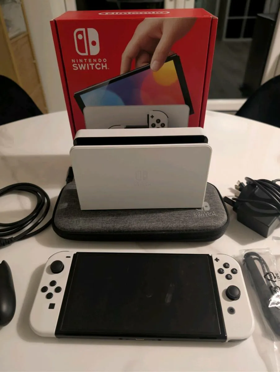 Nintendo Switch OLED - Image 3