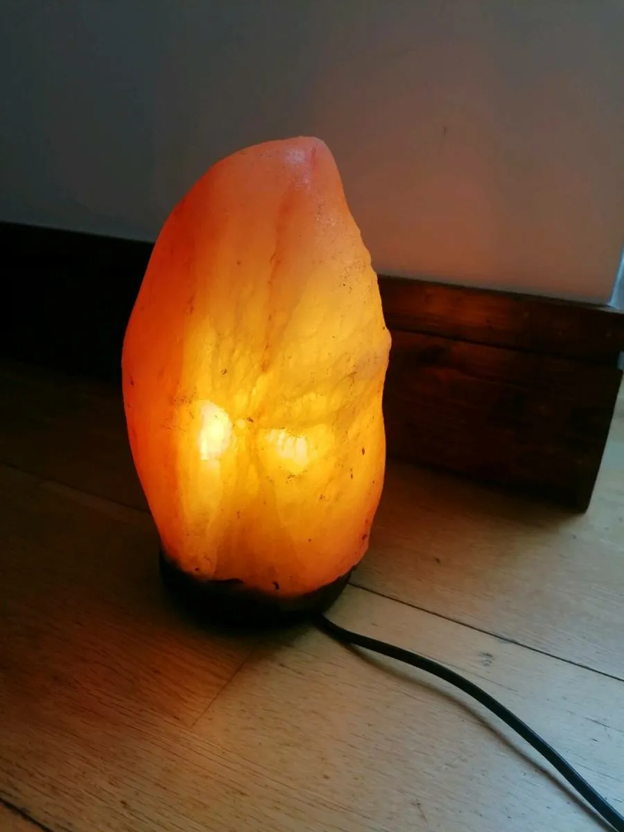 Himalayan Salt Lamp - Image 1