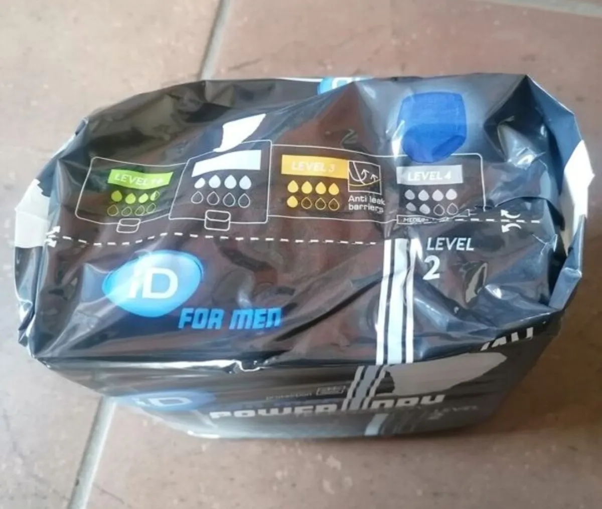 16 Packs of iD Pads for Men - Image 4