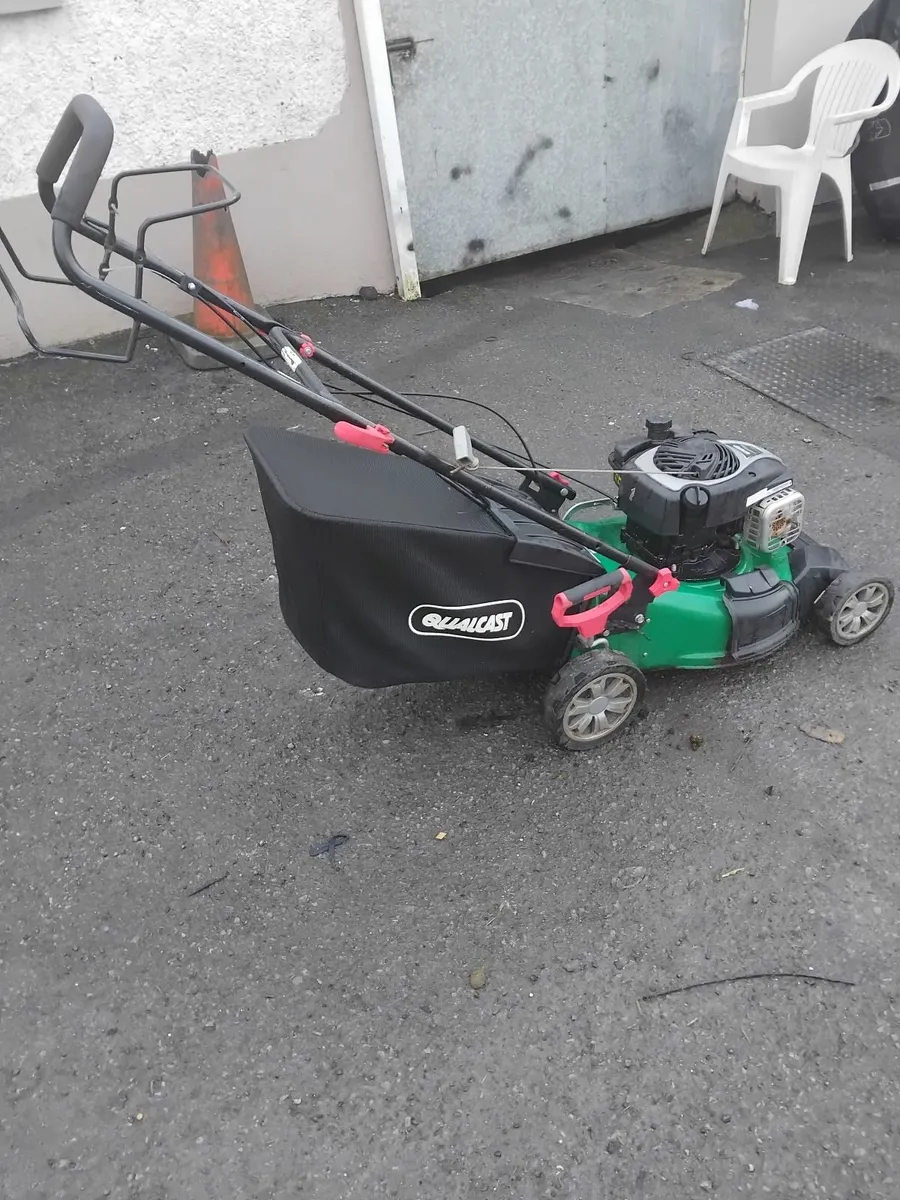 Self-drive lawnmower running very well - Image 2