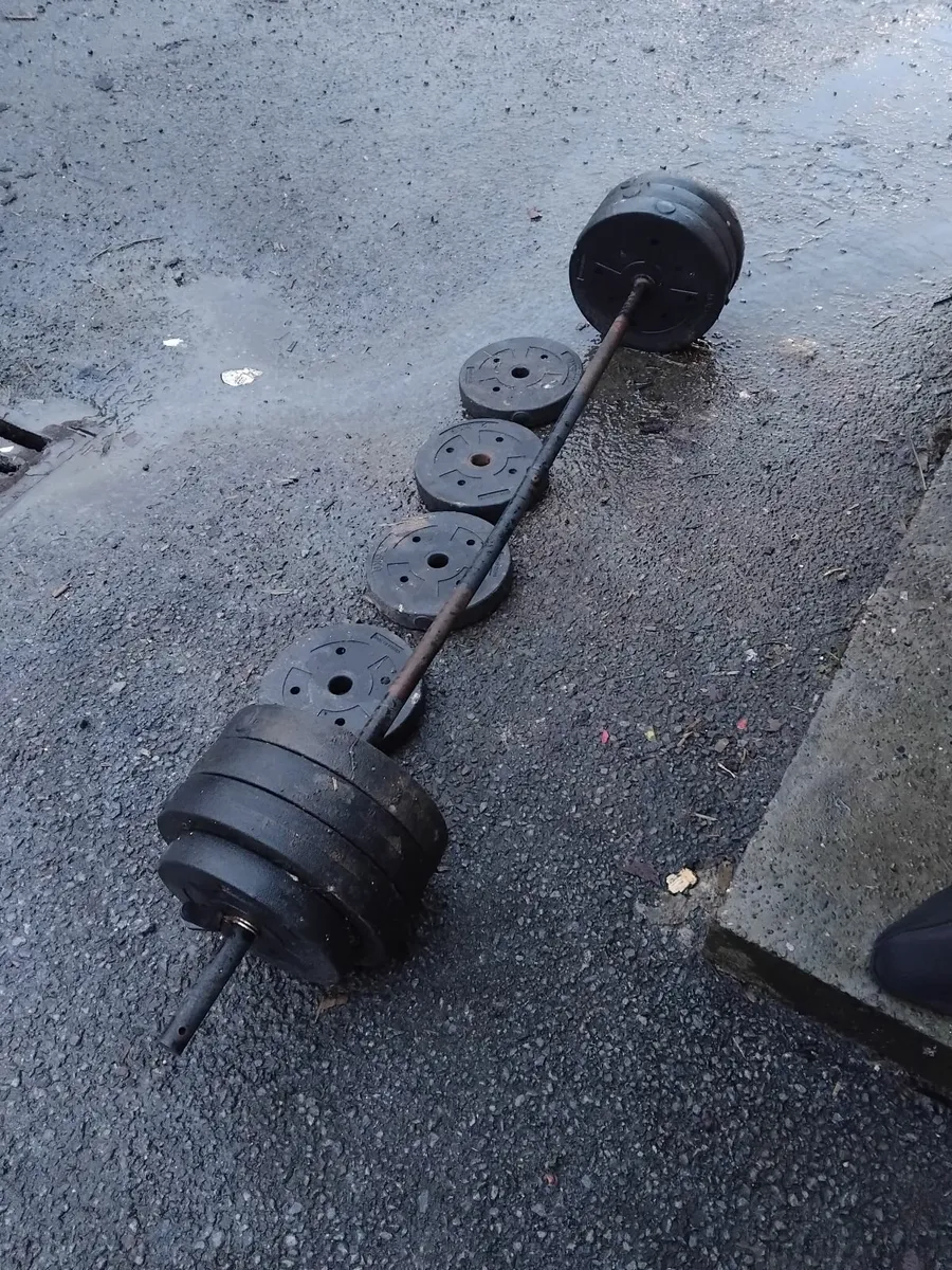 Lifting weights in good condition priced - Image 3