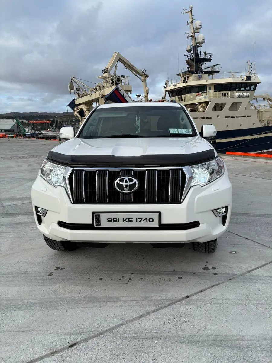 221 Toyota Landcruiser 5 Seater - Image 2