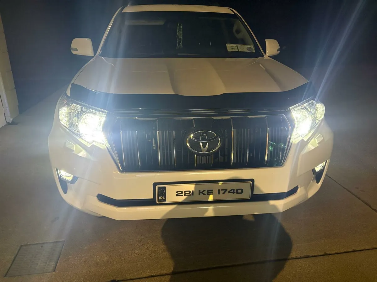 221 Toyota Landcruiser 5 Seater - Image 3