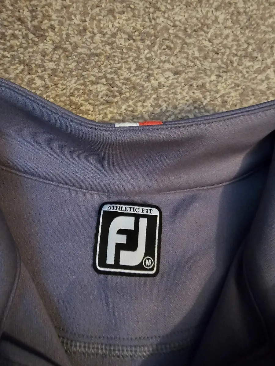 Footjoy golf 1/4 zip top med - Image 3