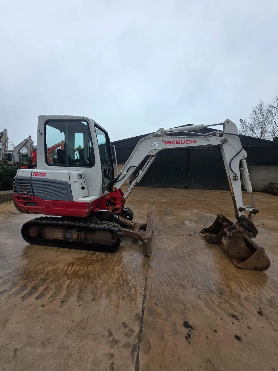 2009 TAKEUCHI TB228 - Image 1