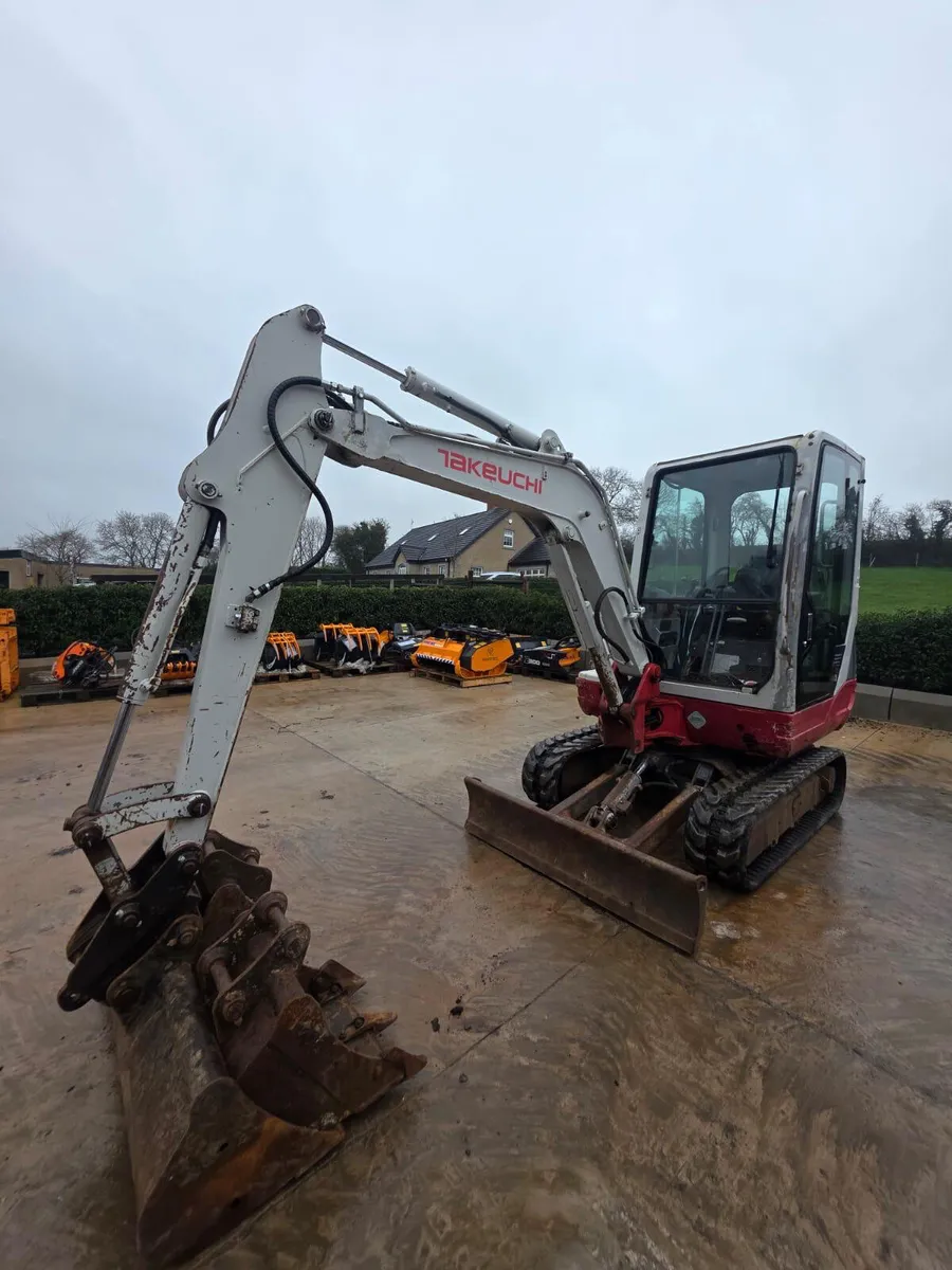 2009 TAKEUCHI TB228 - Image 3