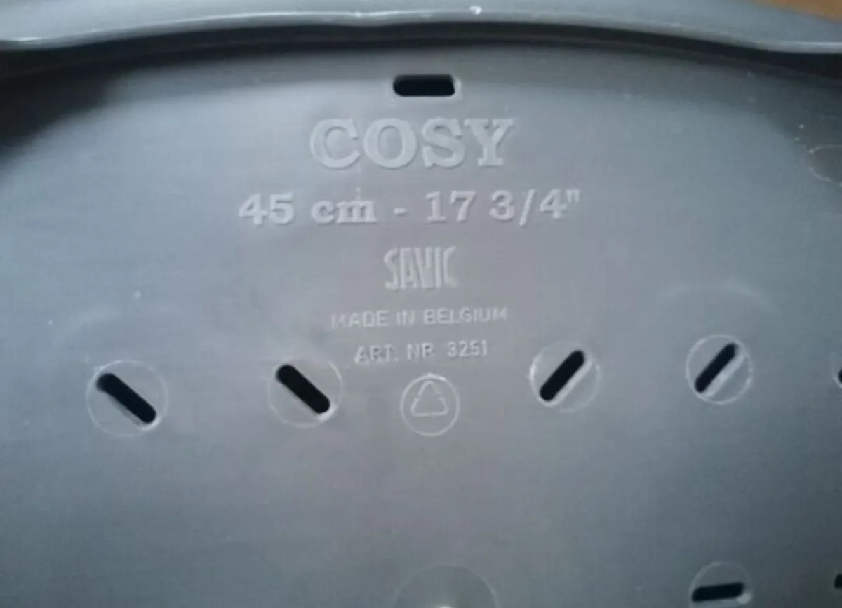 Small Dog's Bed - Image 3