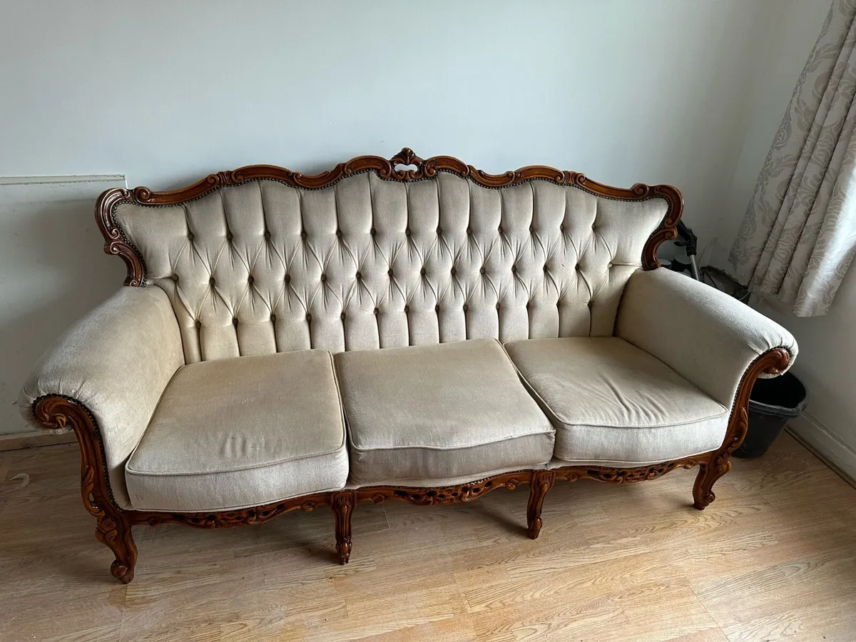 Antique style Couch