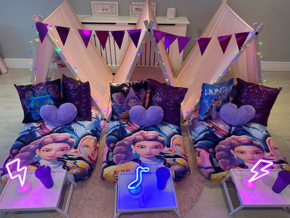 Teepee sleepover party tents - Image 1