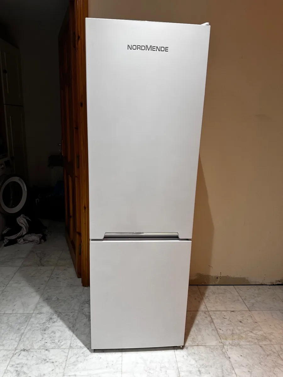 Fridge freezer Nordmende freestanding white color - Image 1