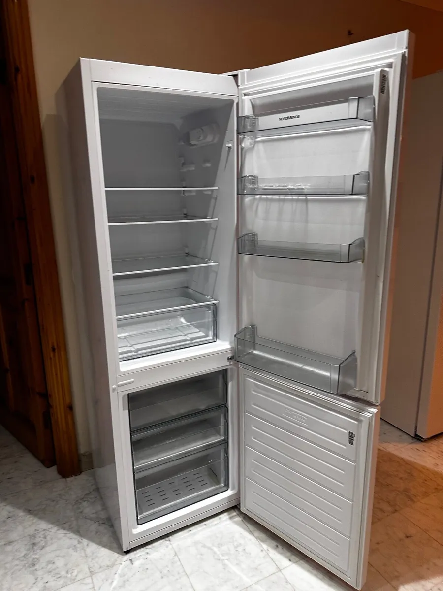 Fridge freezer Nordmende freestanding white color - Image 2