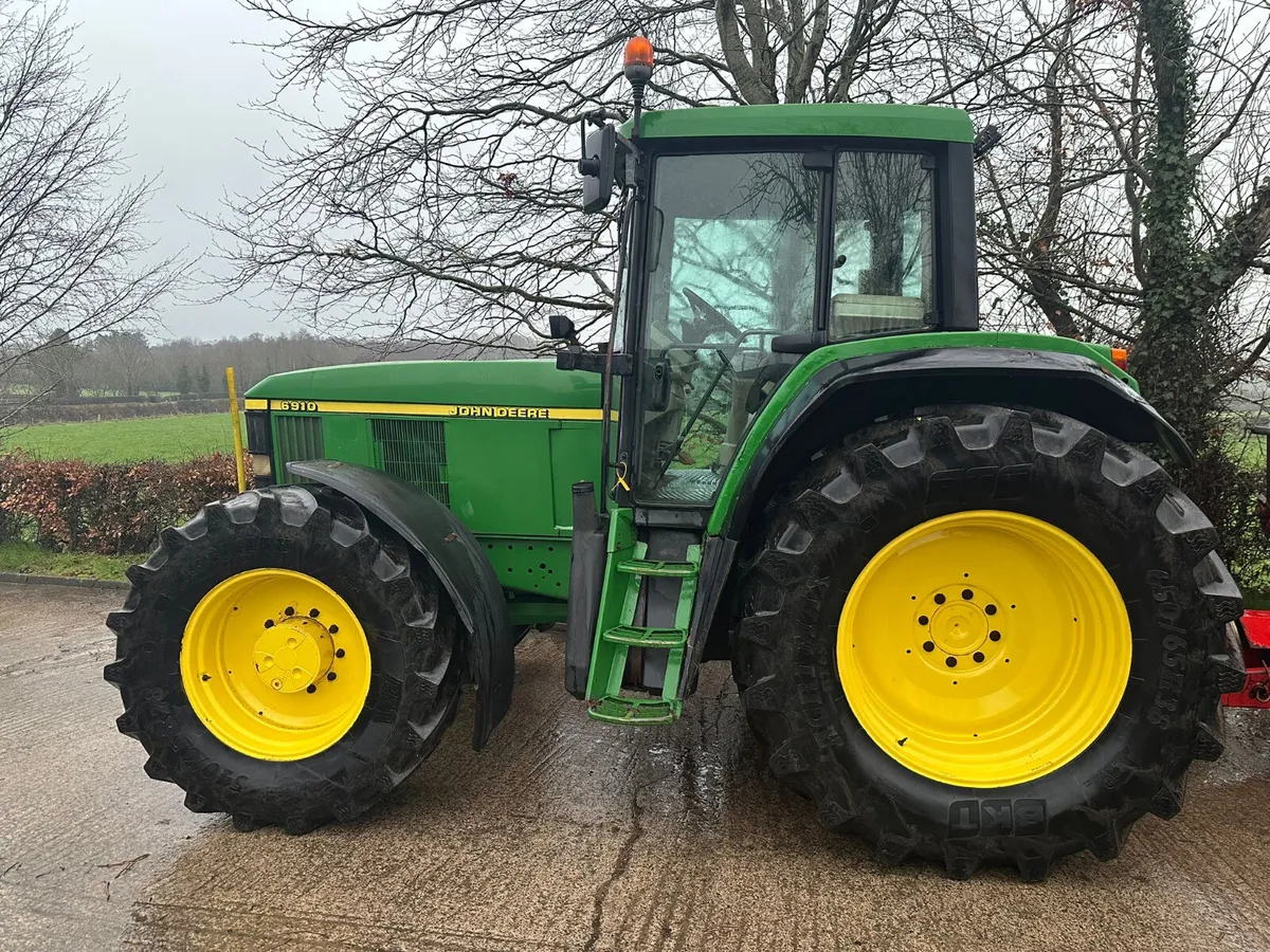 John Deere 6910 - Image 1