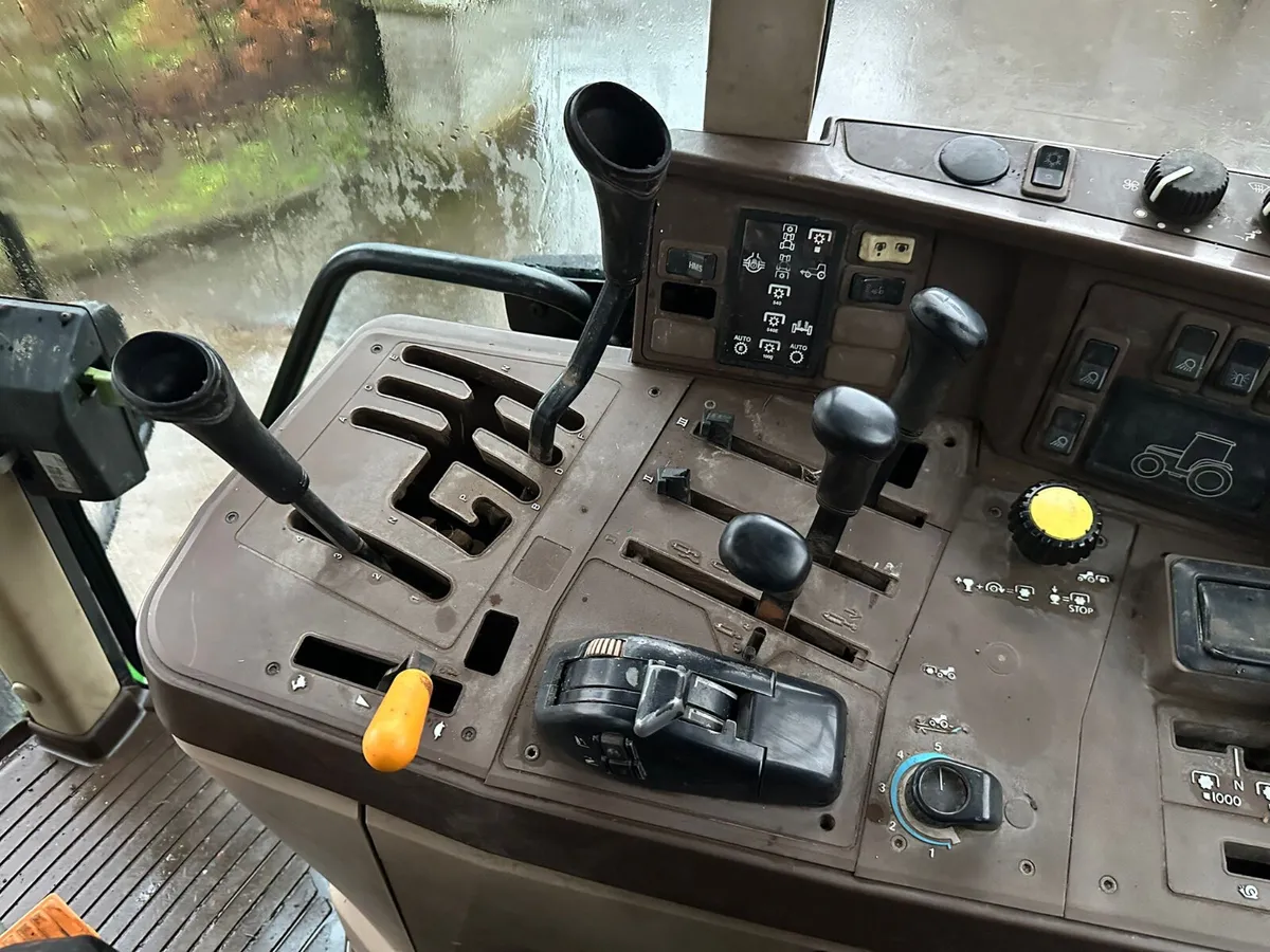 John Deere 6910 - Image 3