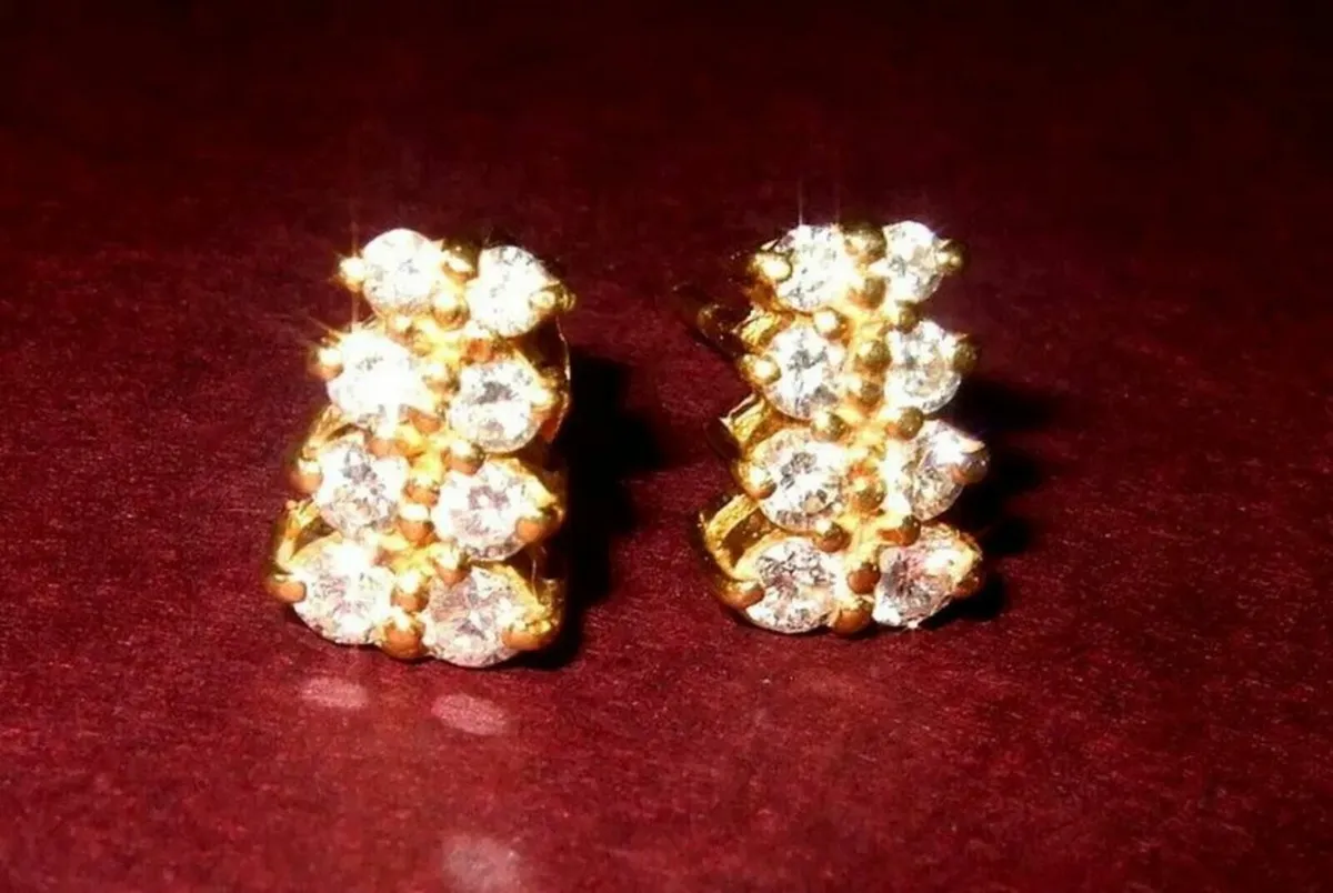 Vintage 18ct Gold/Diamond Earrings - Image 1