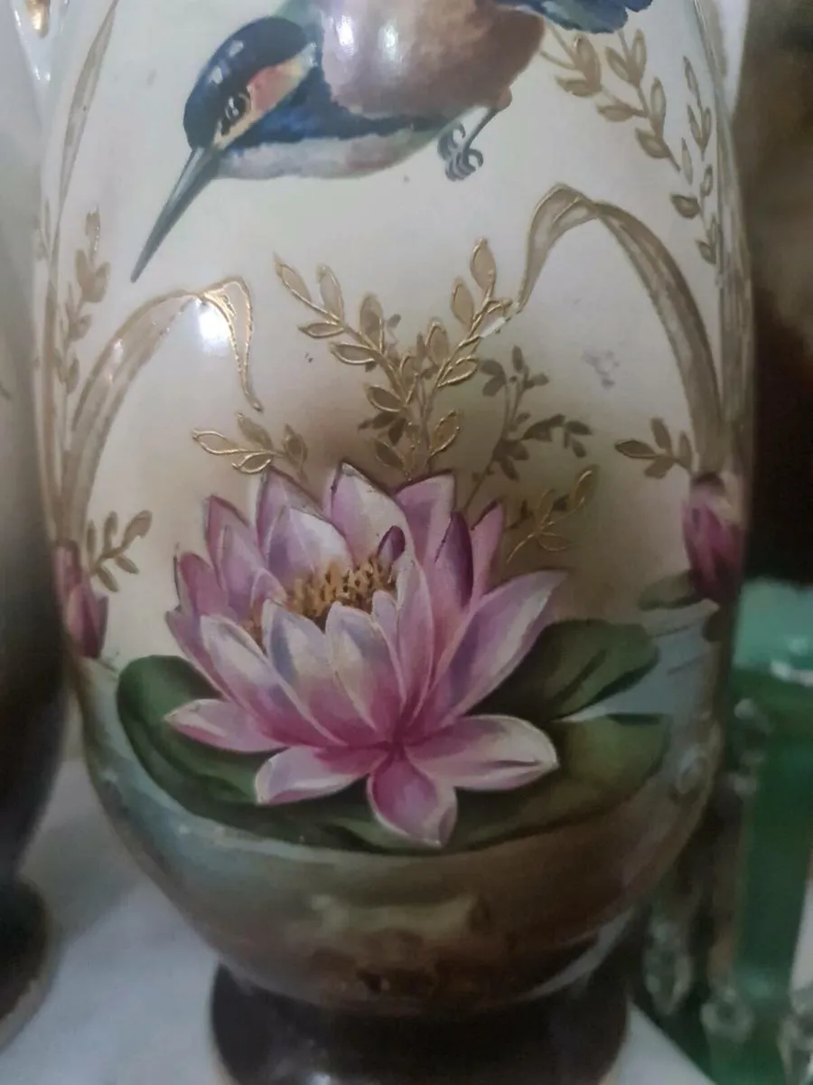 Handpainted antique vases POSTAGE AVAILABLE - Image 4