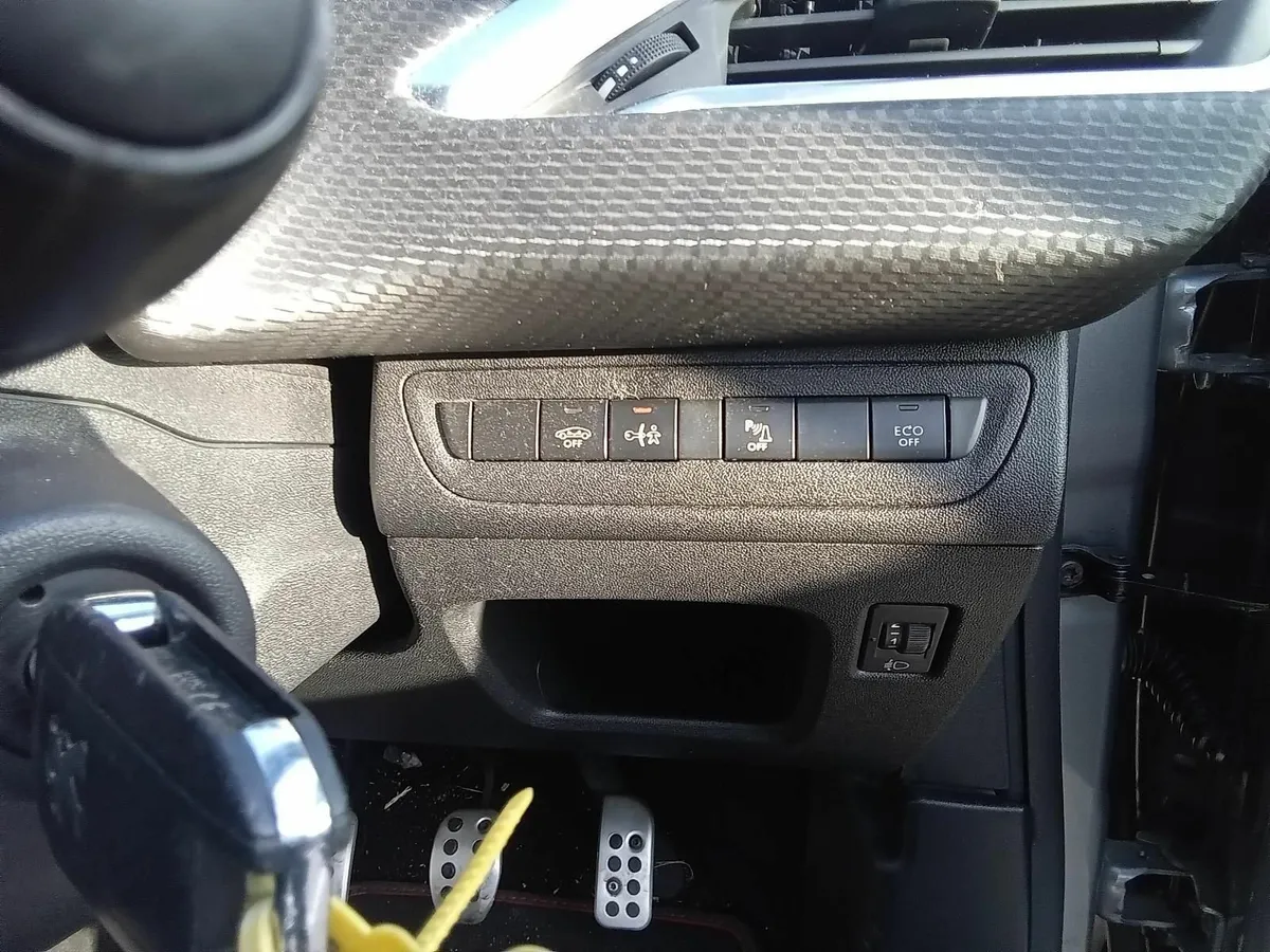 2019 PEUGEOT 2008 FOR SALE £4,750 ONO - Image 3