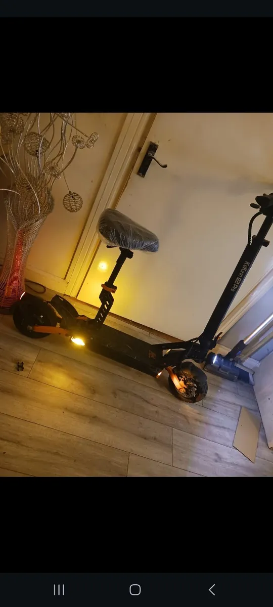 Electric scooter - Image 2