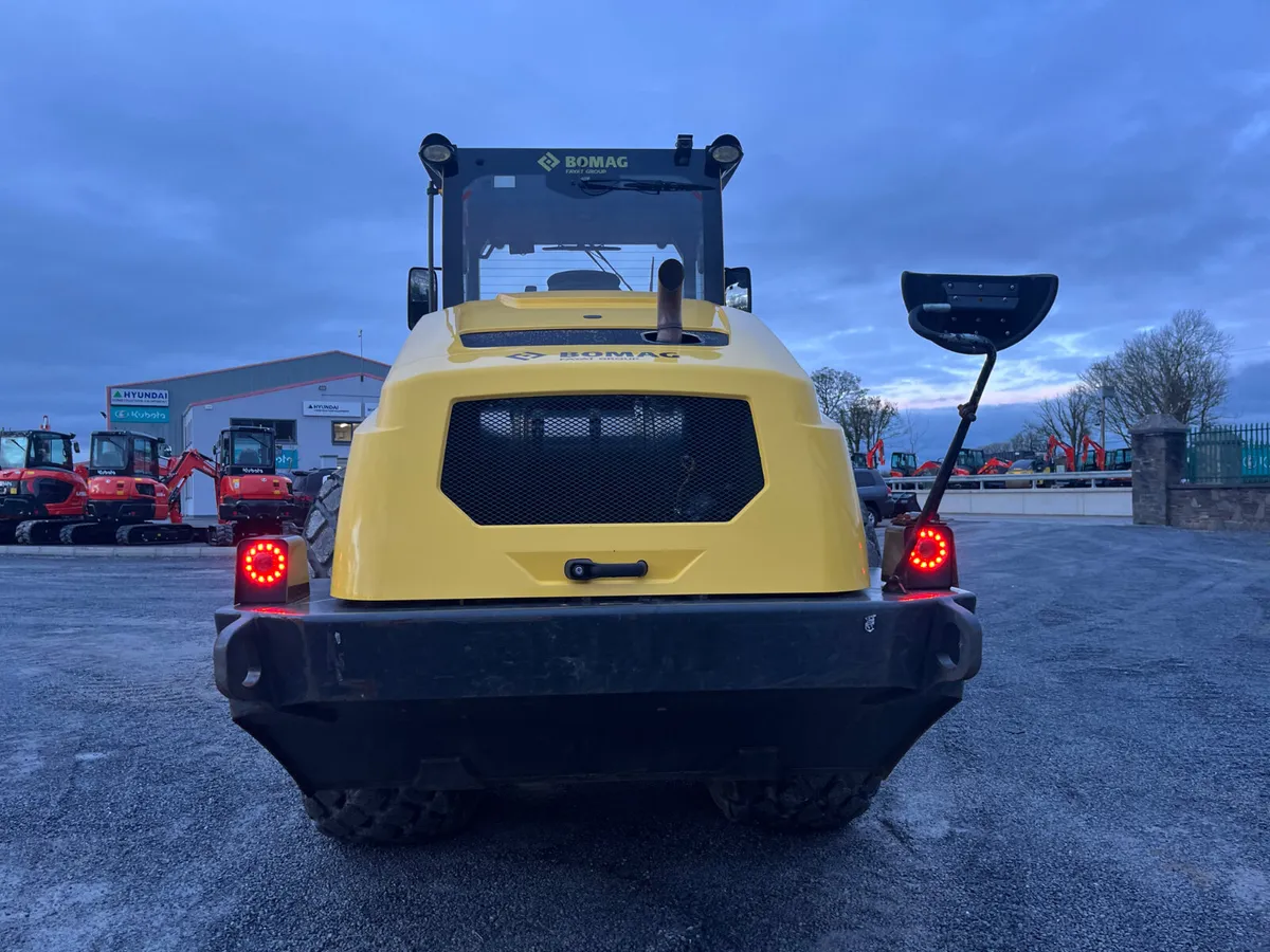 Bomag BW213D-5 Roller - Image 4