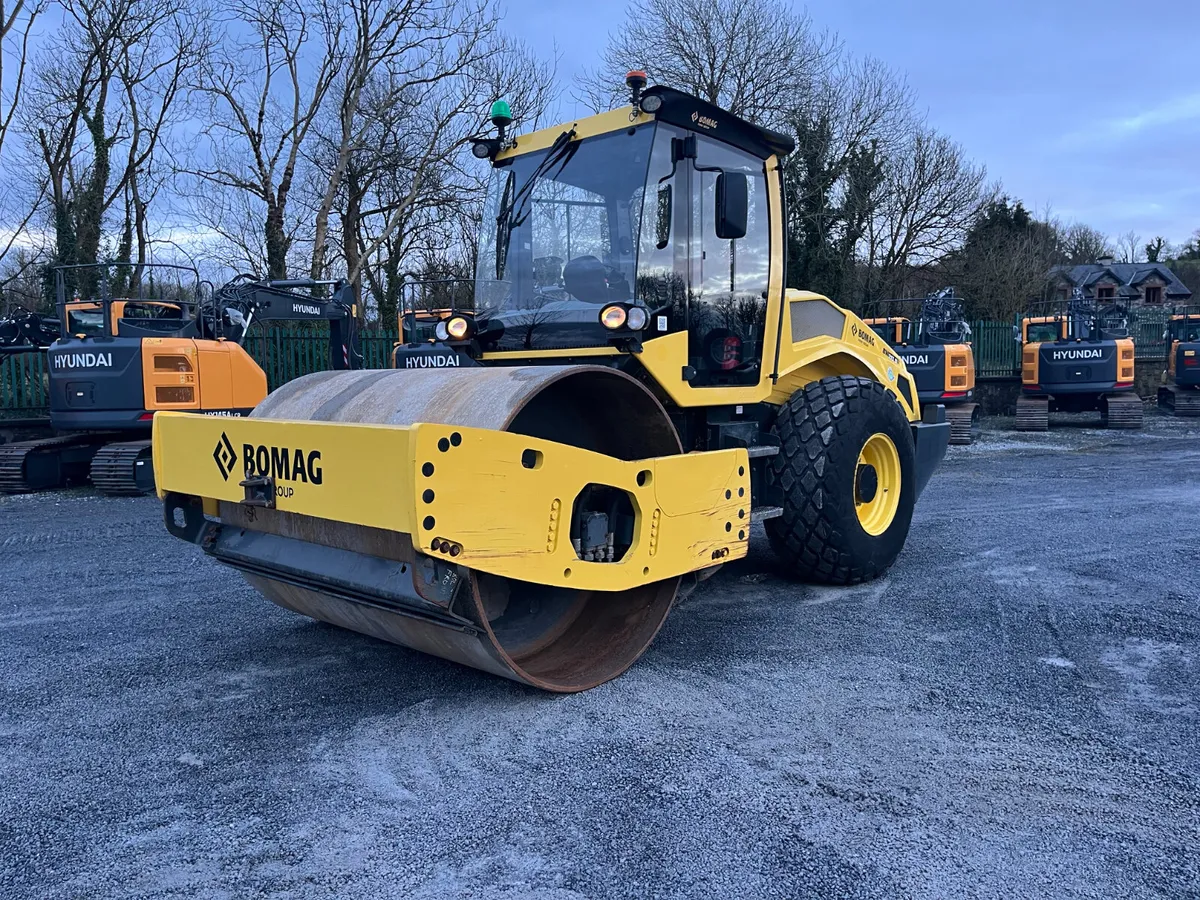 Bomag BW213D-5 Roller - Image 2