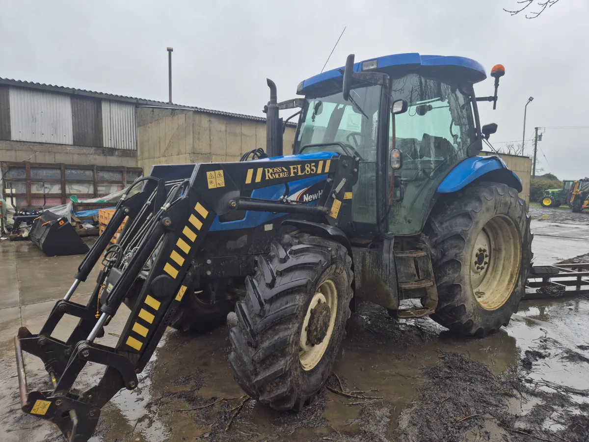 NEW HOLLAND TS100A & FRONT LOADER - Image 2
