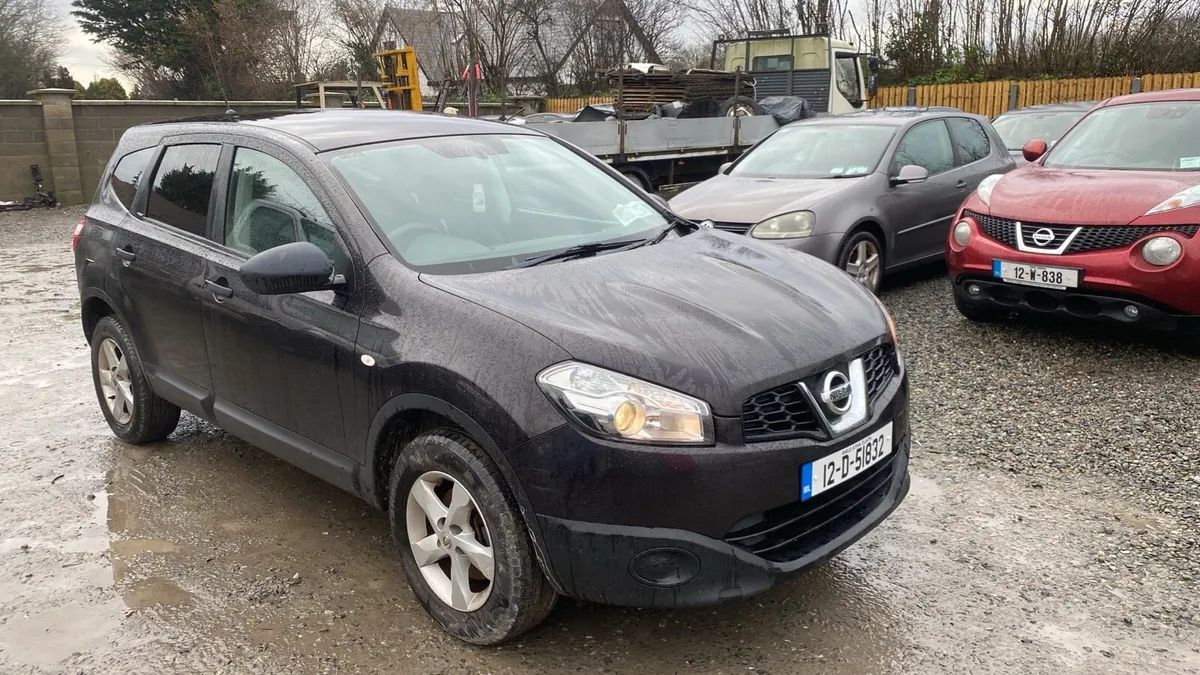 2012 Petrol Qashqai+2 - Image 1