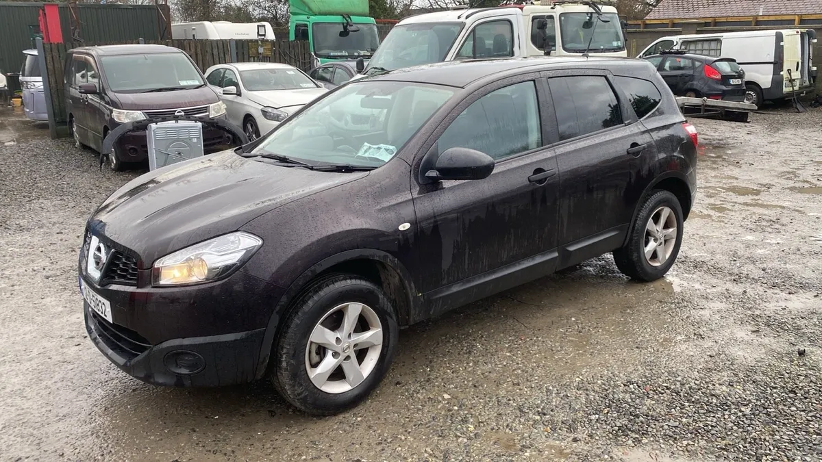 2012 Petrol Qashqai+2 - Image 3