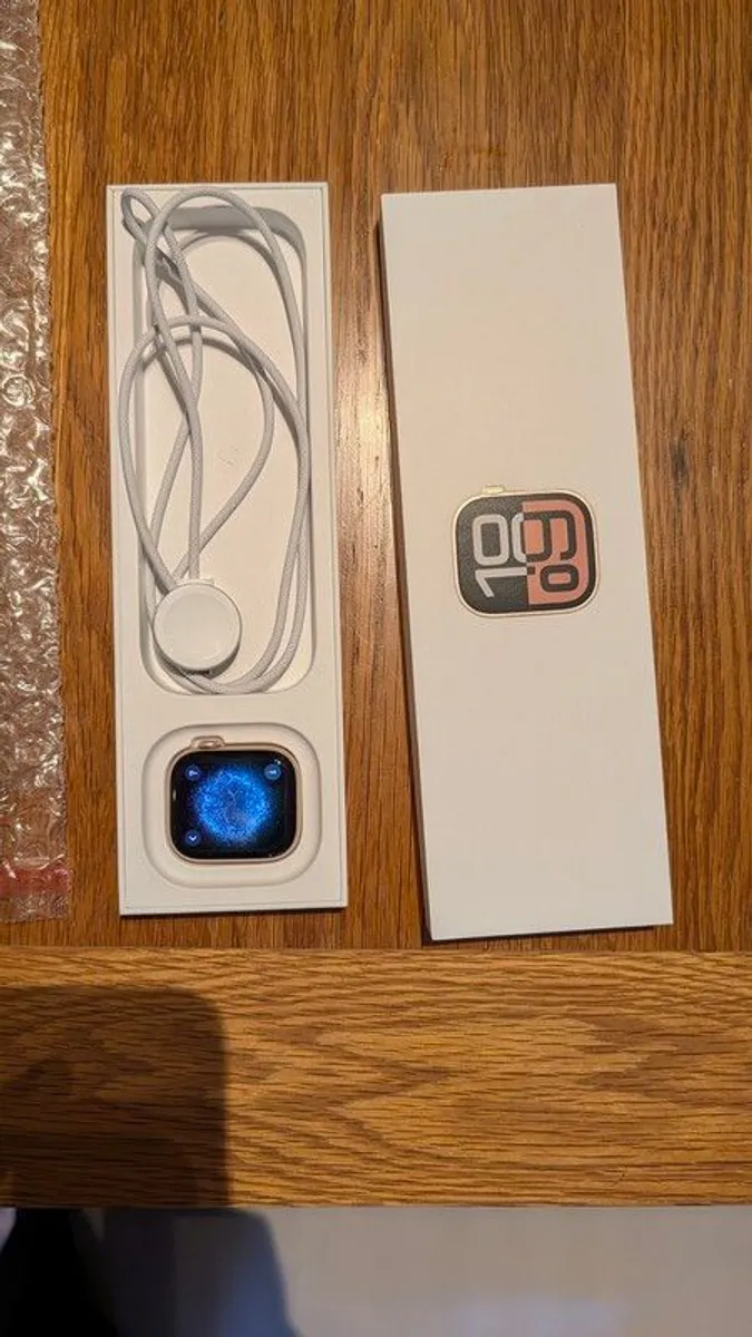 Apple Watch - Image 1