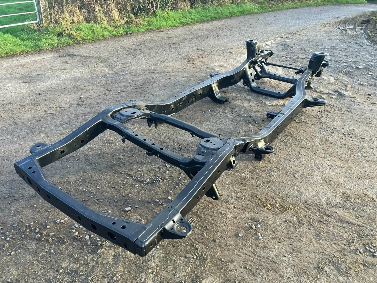 Land Crusier Chassis SWB 04-10 - Image 3