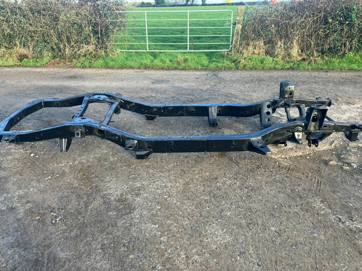 Land Crusier Chassis SWB 04-10 - Image 2