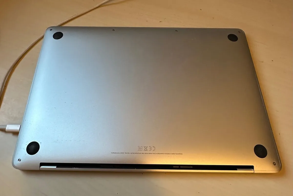 Apple MacBook Pro - Image 1