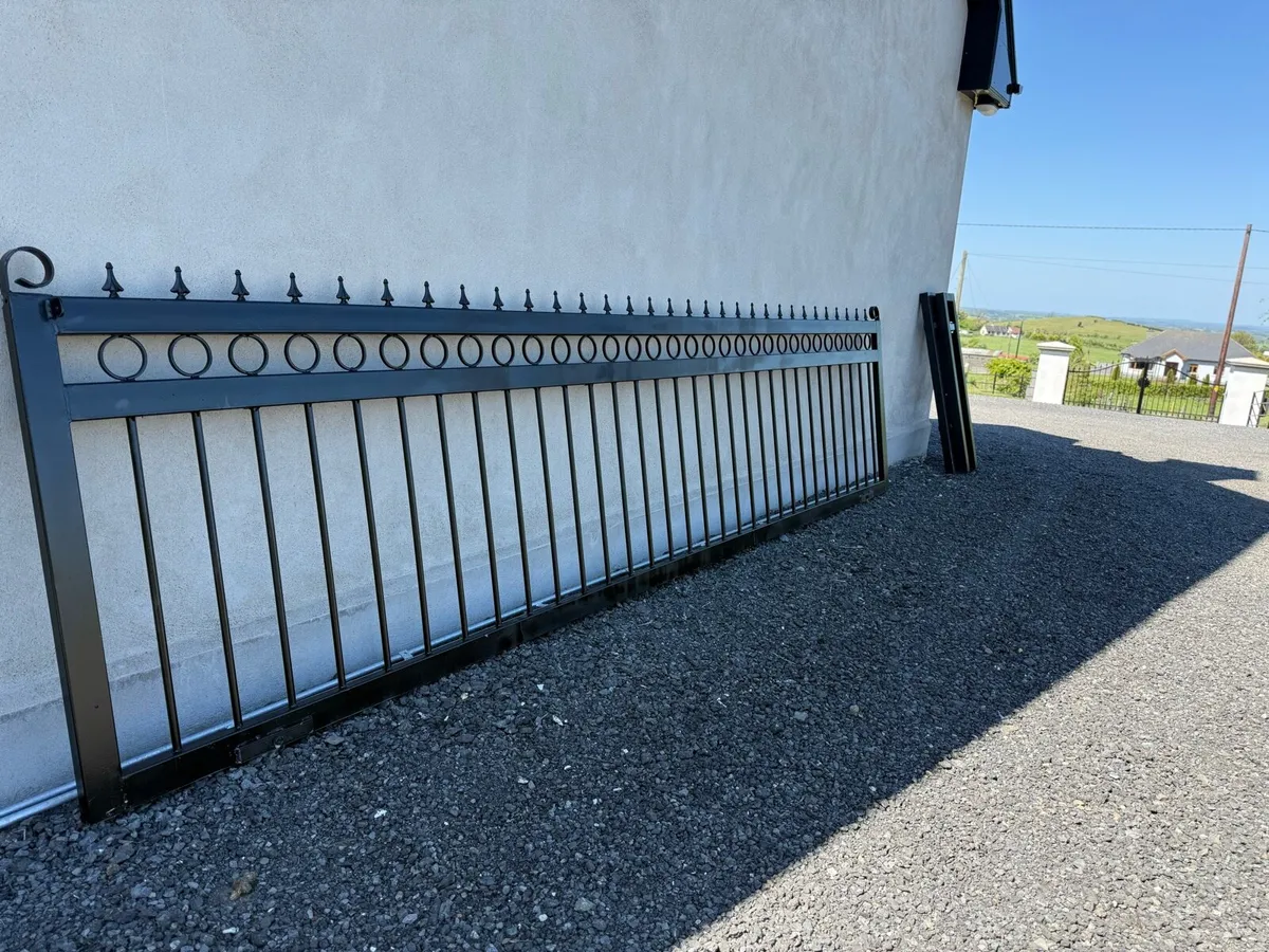 Sliding/roller gates on sale - Image 4