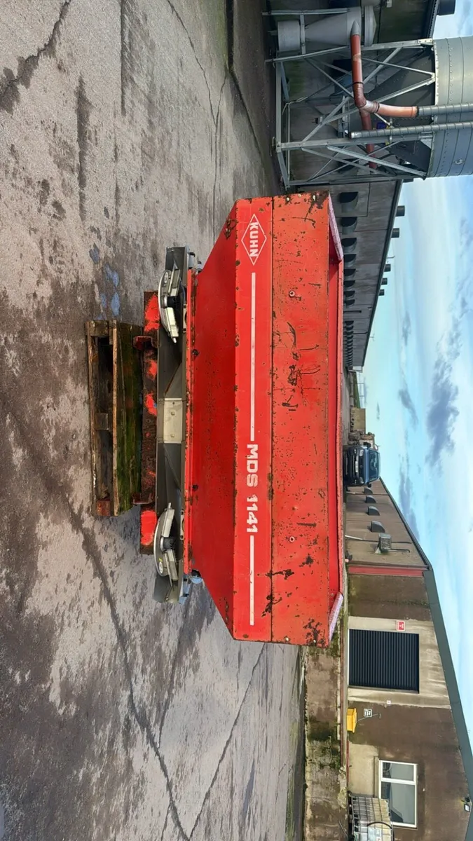 Fertiliser sower - Image 1