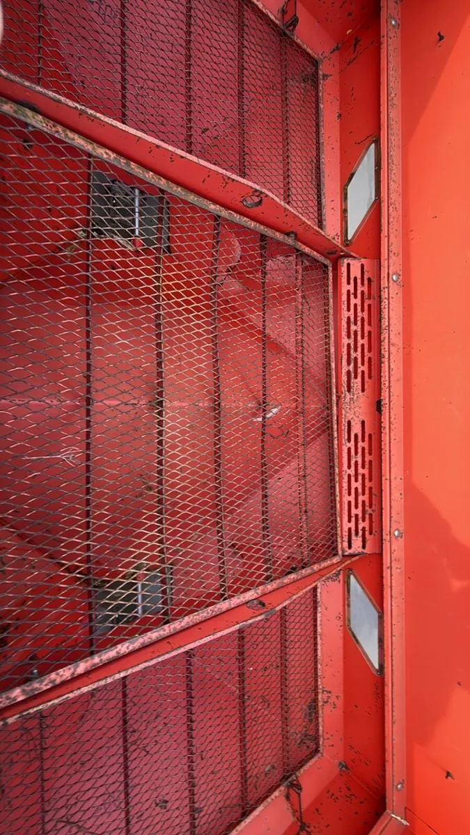 Fertiliser sower - Image 2