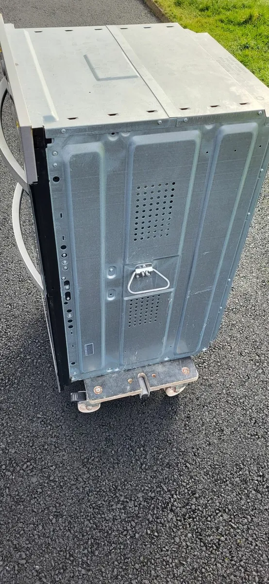 Zanussi hob and oven - Image 4