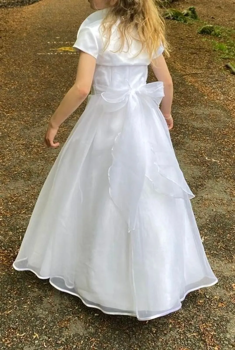 Beautiful organza Communion Dress, matching bolero - Image 3