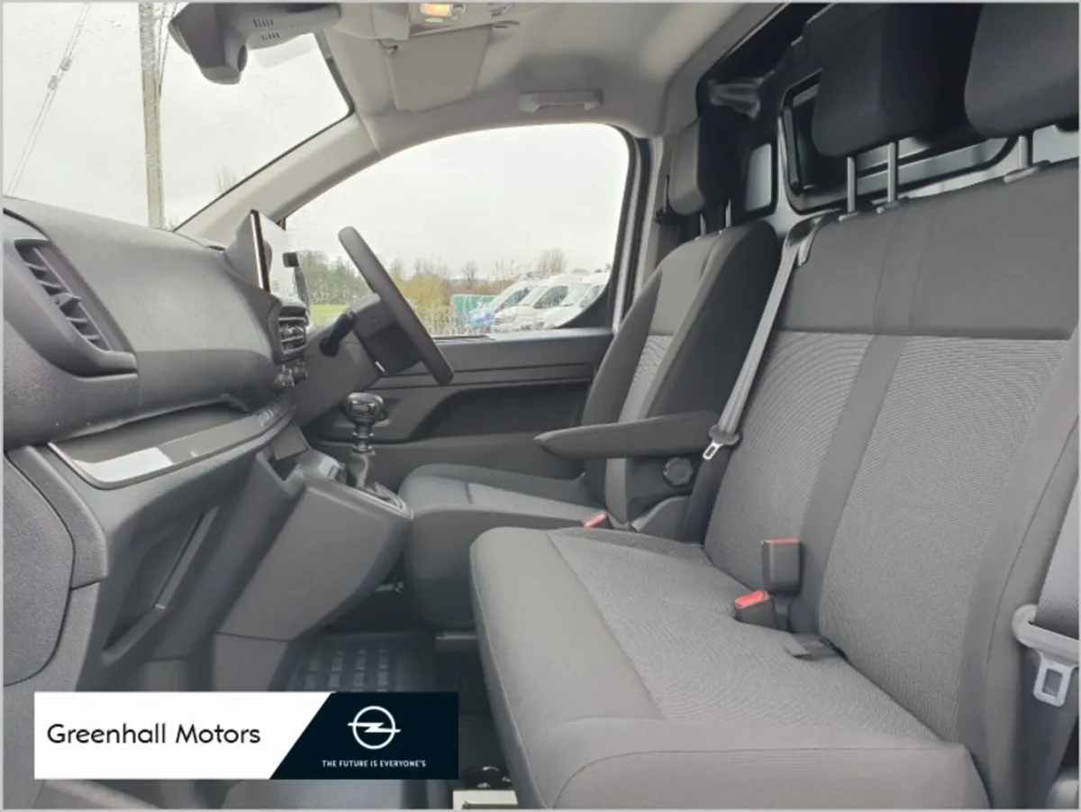 Opel Vivaro L2H1 Komfort in Icy White - Image 4