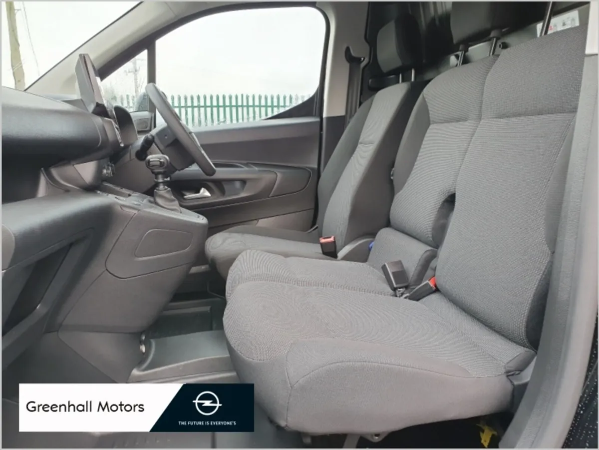 Opel Combo L2H1 Sportive in Black - Image 4