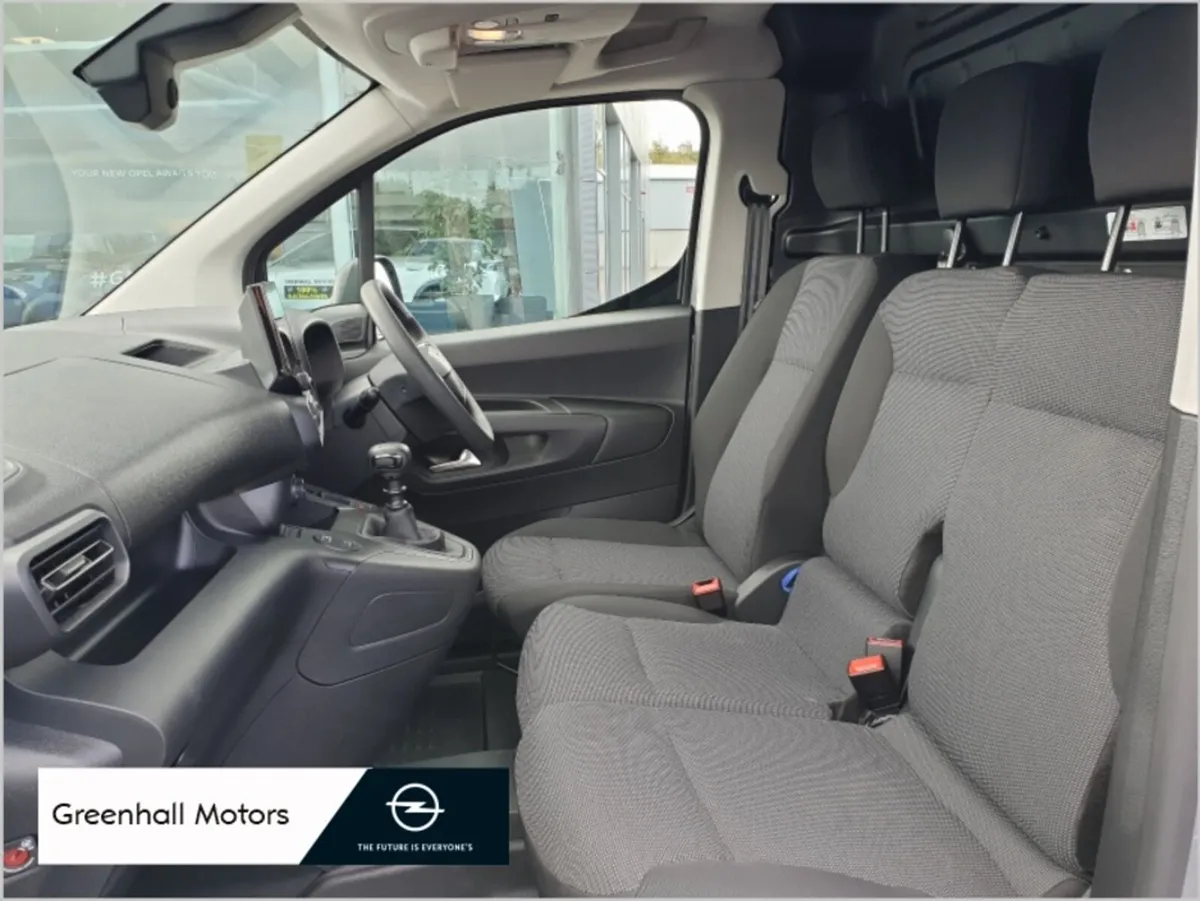 Opel Combo L2H1 in Quartz Grey - Image 4