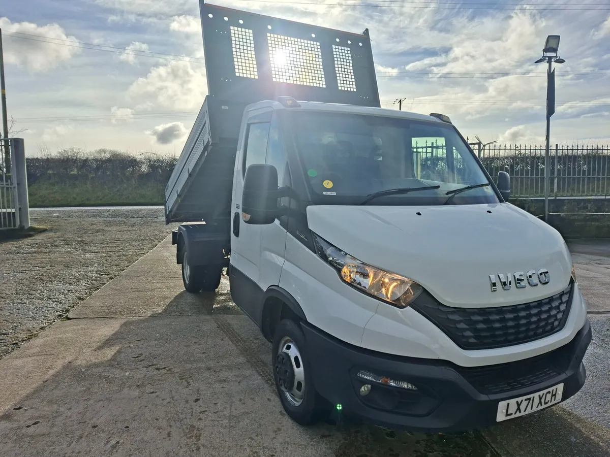 7000 KG TOWING LATE 2021 IVECO 35C14 10F6 TIPPER - Image 1