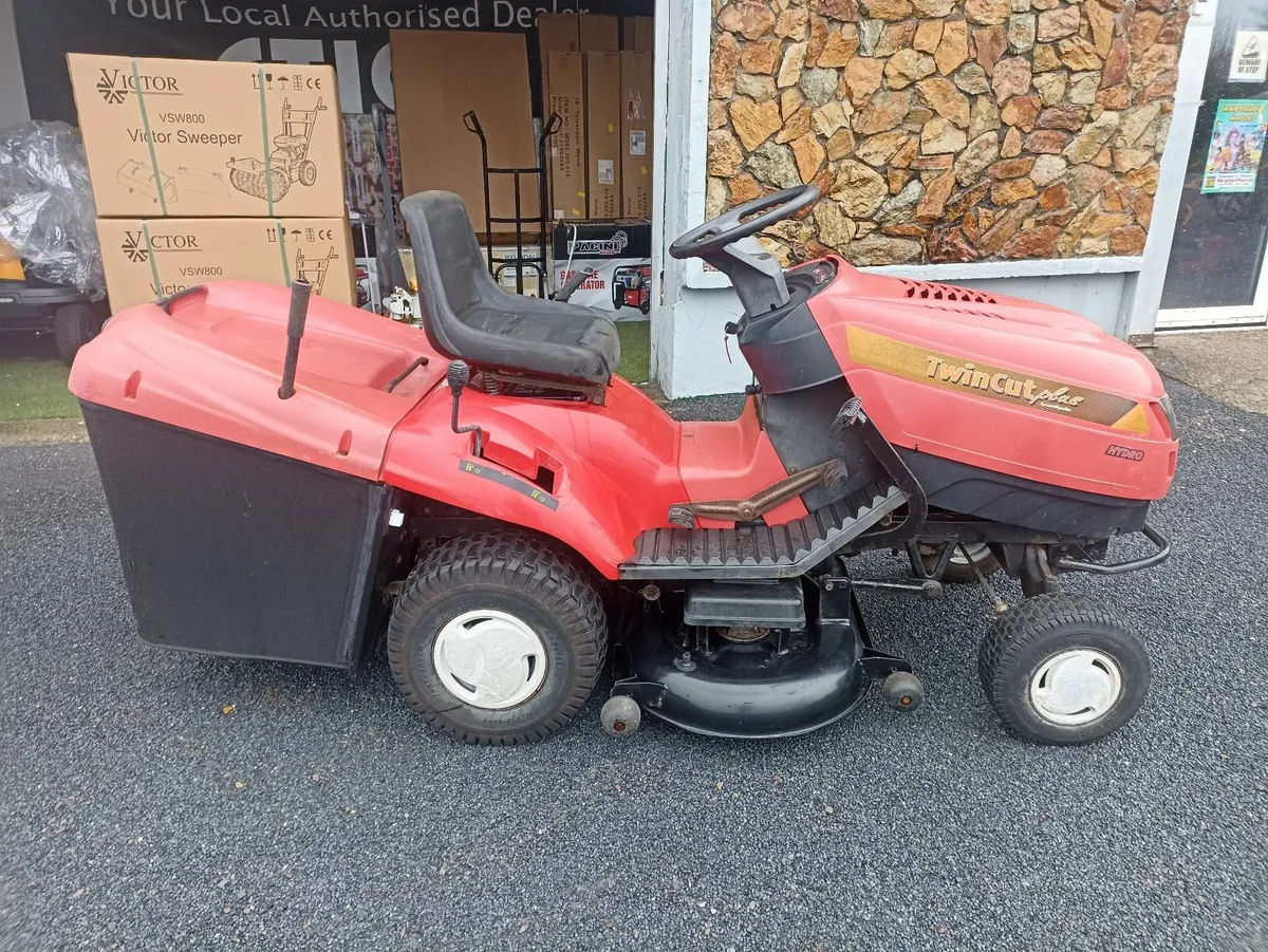 CASTELGARDEN RIDE ON MOWER FOR SALE - Image 2