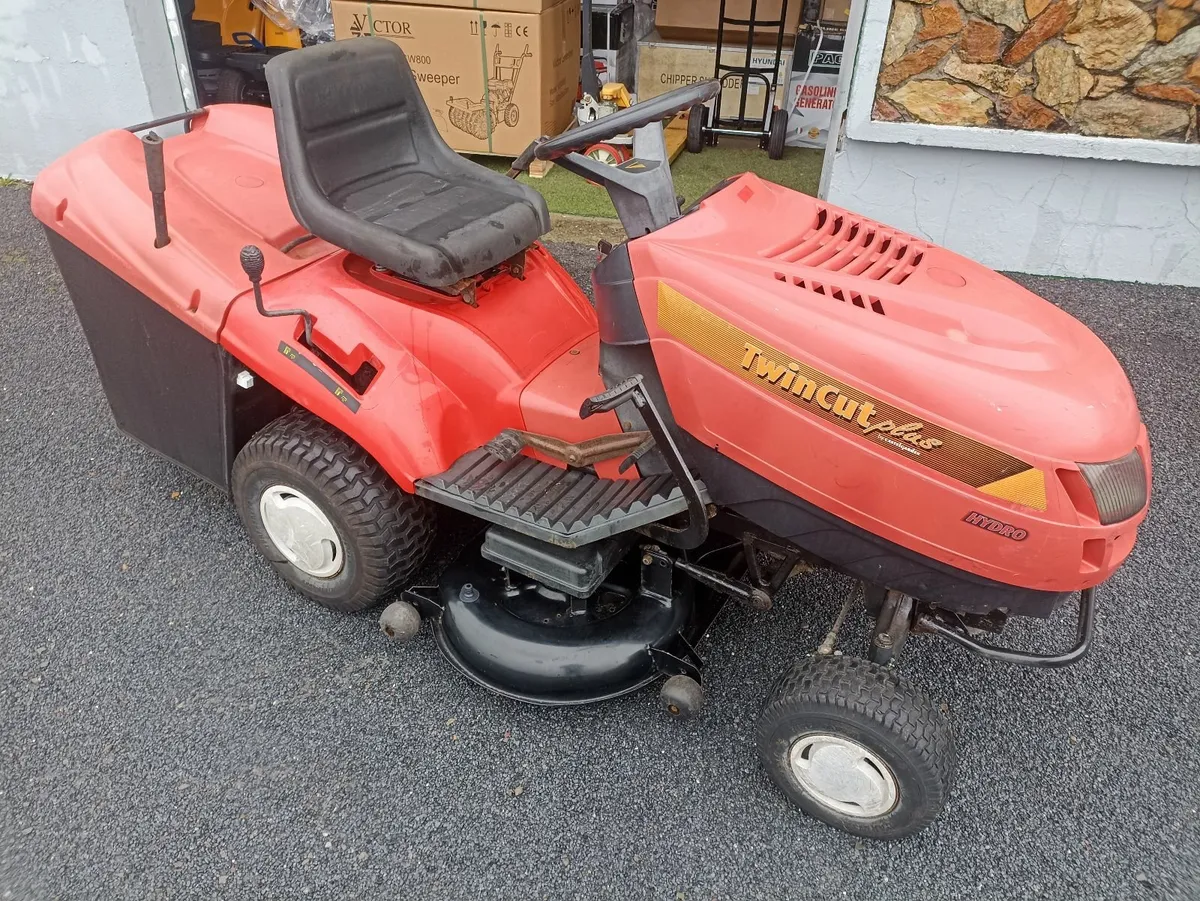 CASTELGARDEN RIDE ON MOWER FOR SALE - Image 4